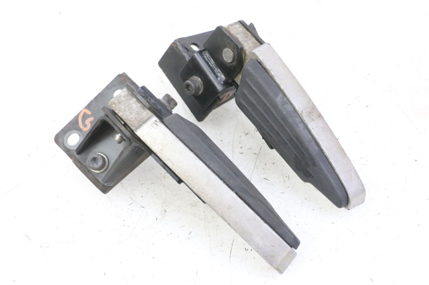 photo de FUSSRASTEN HINTEN PEUGEOT SATELIS 125 (2013 - 2018) - Detailansicht des Bauteils