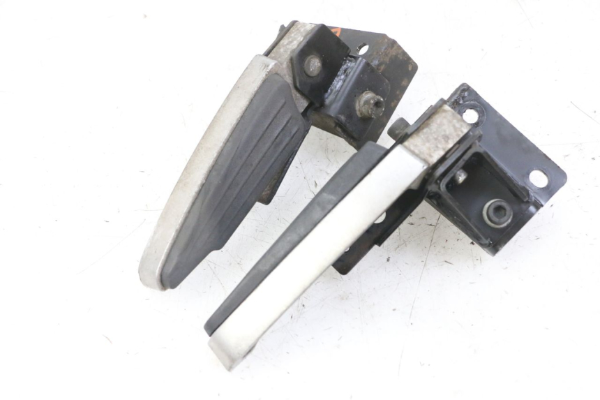 photo de FUSSRASTEN HINTEN PEUGEOT SATELIS 125 (2013 - 2018) - Details der Befestigungspunkte