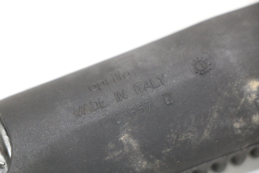 photo de FUSSRASTEN HINTEN APRILIA SCARABEO GT 125 (1999 - 2007) - Gesamtansicht des Produkts