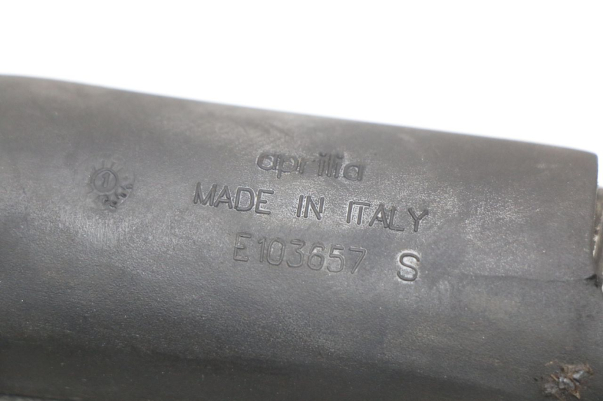 photo de FUSSRASTEN HINTEN APRILIA SCARABEO GT 125 (1999 - 2007) - Details der Befestigungspunkte