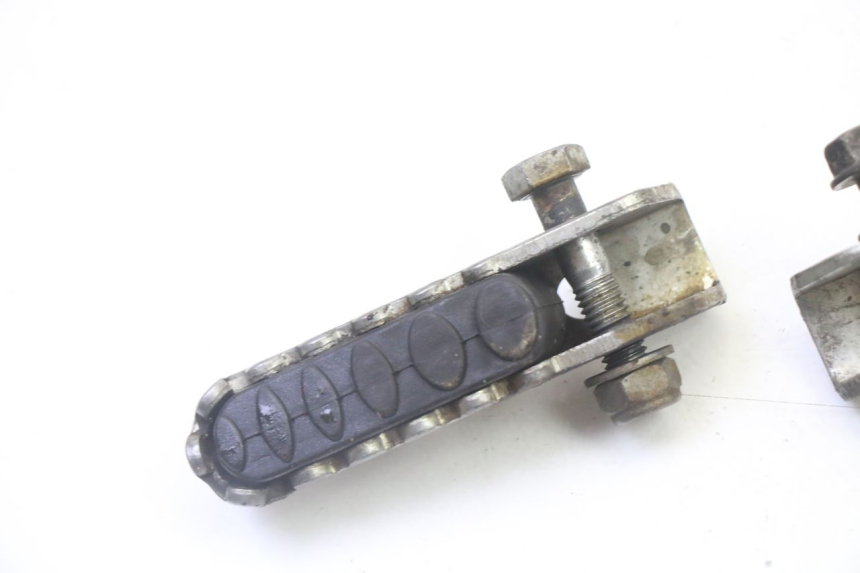 photo de FUSSRASTEN HINTEN DERBI SENDA SM DRD 50 (2008 - 2013) - Detailansicht des Bauteils