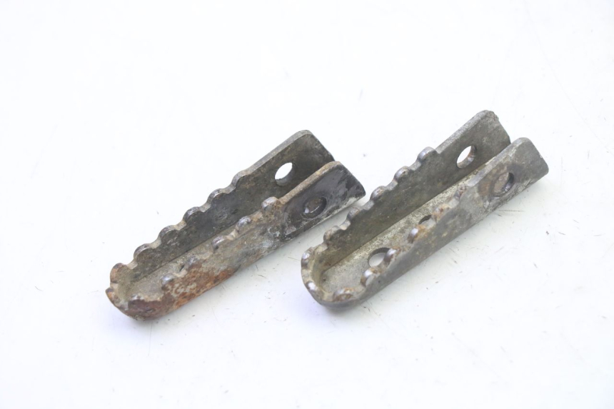 photo de PAAR FUßRASTENHALTER HINTEN GILERA SMT SUPERMOTARD 50 (2009 - 2017) - Zoom auf Gebrauchszustand