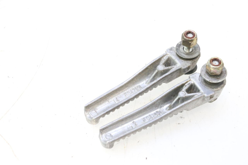 photo de FUSSRASTEN HINTEN PEUGEOT SPEEDFIGHT 2 AC 50 (2000 - 2009) - Zoom auf Gebrauchszustand