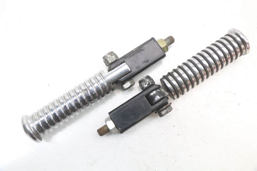 photo de FUSSRASTEN HINTEN HARLEY DAVIDSON SPORTSTER XL CUSTOM 1200 (2003 - 2004) - Zoom auf Gebrauchszustand