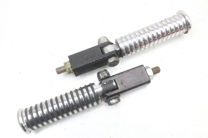 photo de FUSSRASTEN HINTEN HARLEY DAVIDSON SPORTSTER XL CUSTOM 1200 (2003 - 2004) - Alternative Perspektive