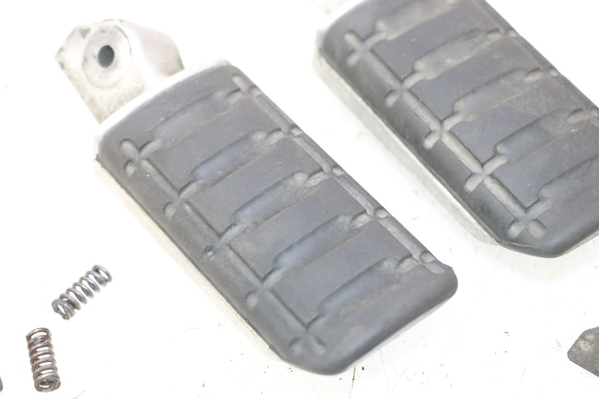 photo de FUSSRASTEN HINTEN HONDA ST PAN EUROPEAN 1100 (1990 - 2002) - Geprüftes Gebrauchtteil