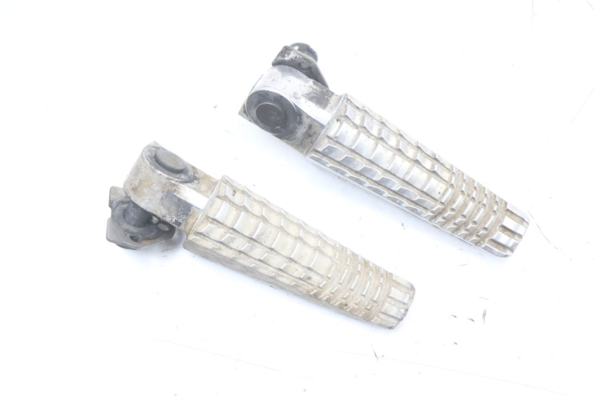 photo de FUSSRASTEN HINTEN SUZUKI GSR 750 (2011 - 2017) - Detailansicht des Bauteils