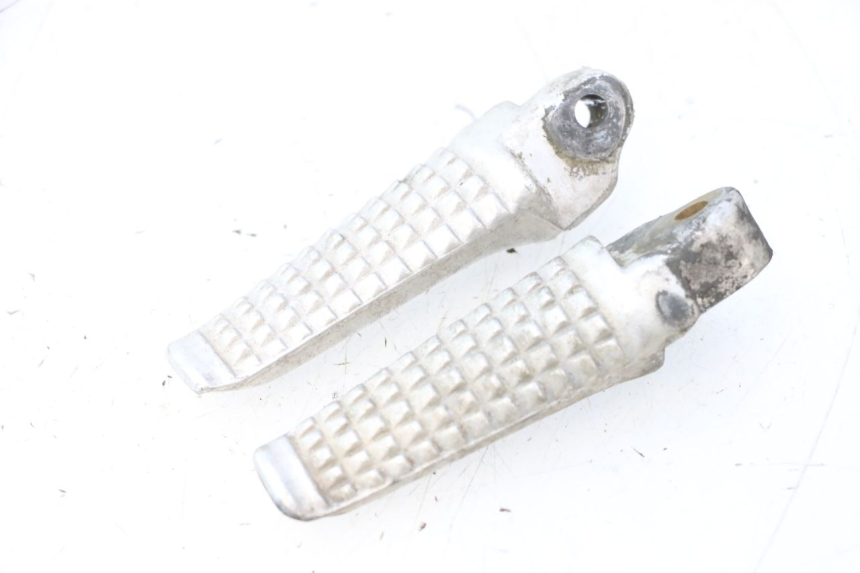 photo de FUSSRASTEN HINTEN SUZUKI SV S 650 (2003 - 2009) - Details der Befestigungspunkte