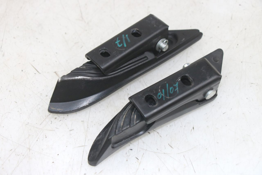 photo de PAAR FUßRASTENHALTER HINTEN APRILIA SXR 50 (2021 - 2023) - Zoom auf Gebrauchszustand