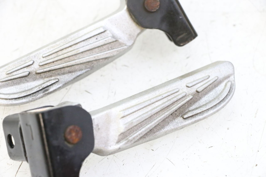 photo de FUSSRASTEN HINTEN SYM FIDDLE 3 III 50 (2014 - 2020) - Detailansicht des Bauteils