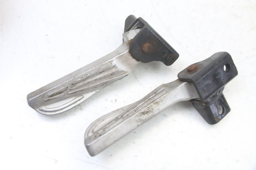 photo de PAAR FUßRASTENHALTER HINTEN SYM JET 14 4T 50 (2018 - 2022) - Zoom auf Gebrauchszustand