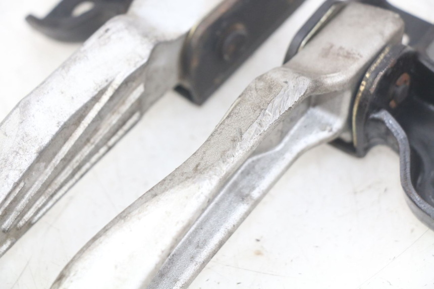 photo de PAAR FUßRASTENHALTER HINTEN SYM SYMPHONY 125 (2009 - 2015) - Technische Nahaufnahme