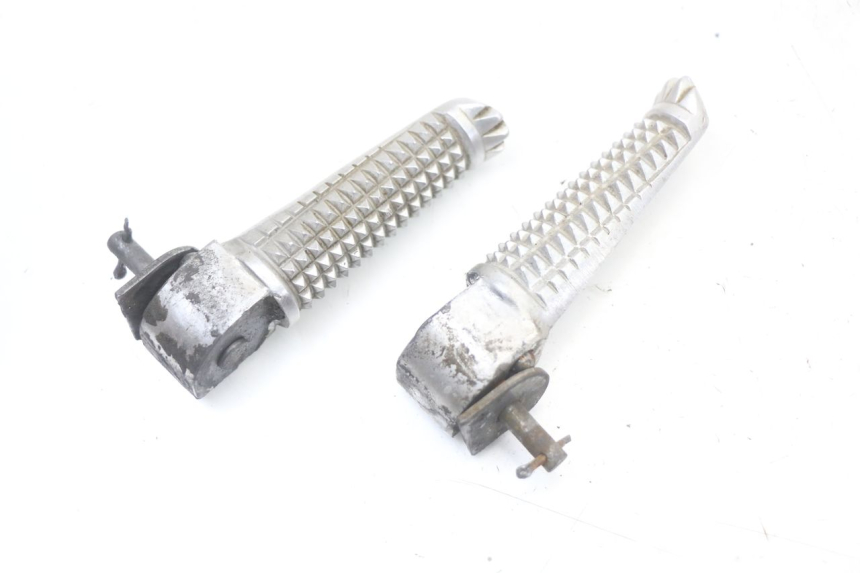 photo de FUSSRASTEN HINTEN YAMAHA TDR DELTABOX 125 (1997 - 2003) - Zoom auf Gebrauchszustand