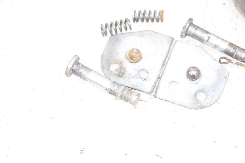 photo de FUSSRASTEN HINTEN NECO TEMPO 4T 50 (2022 - 2026) - Details der Befestigungspunkte