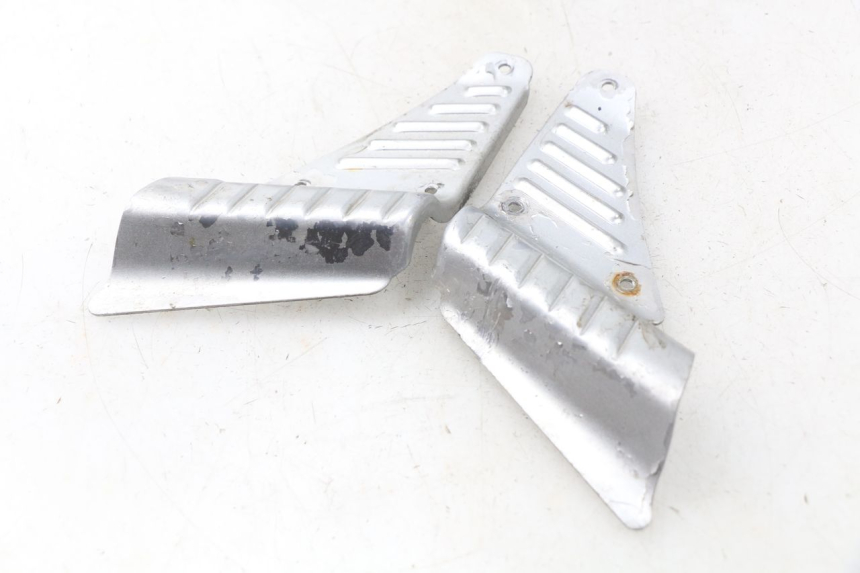 photo de FUSSRASTEN HINTEN BAOTIAN TRAVEL SPIRIT 50 (2010 - 2012) - Zoom auf Gebrauchszustand