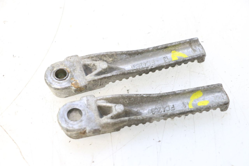 photo de PAAR FUßRASTENHALTER HINTEN PEUGEOT TREKKER 50 (1995 - 2004) - Detailansicht des Bauteils