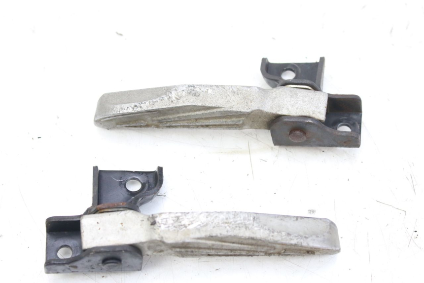 photo de PAAR FUßRASTENHALTER HINTEN PEUGEOT TWEET 4T 50 (2010 - 2014) - Zoom auf Gebrauchszustand