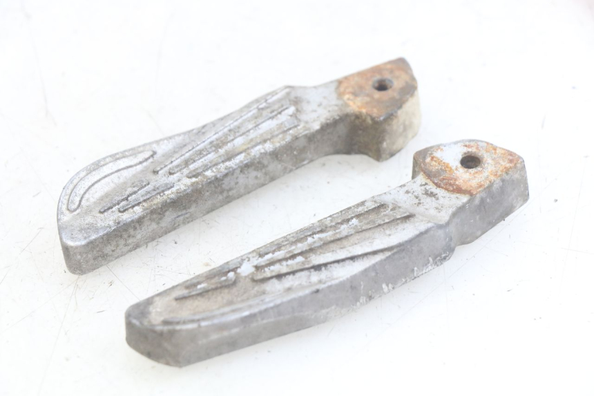 photo de PAAR FUßRASTENHALTER HINTEN PEUGEOT TWEET 4T 50 (2010 - 2014) - Alternative Perspektive