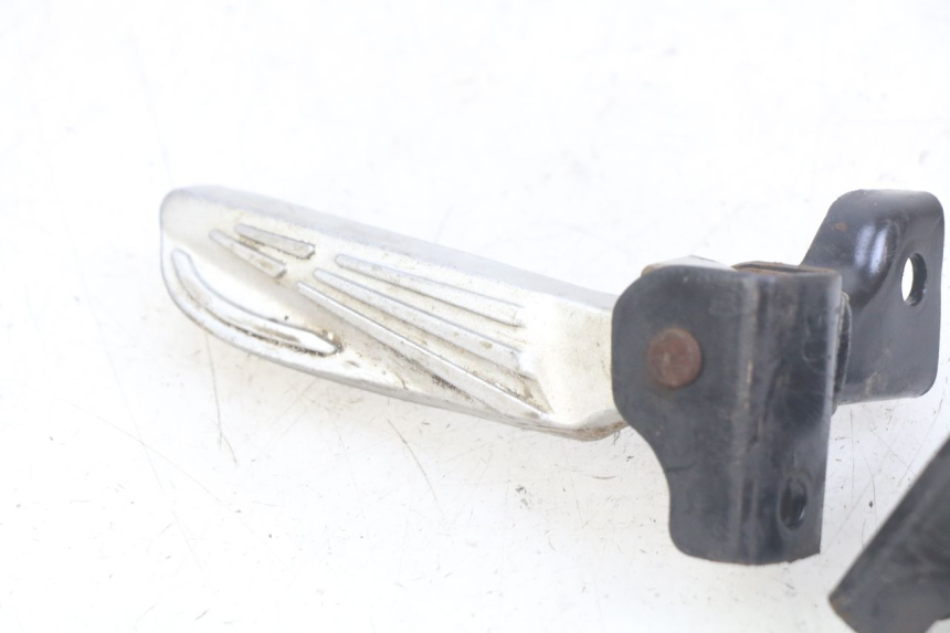 photo de PAAR FUßRASTENHALTER HINTEN PEUGEOT TWEET 4T 50 (2018 - 2022) - Geprüftes Gebrauchtteil