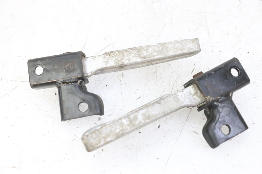 photo de FUSSRASTEN HINTEN PEUGEOT TWEET 4T 50 (2014 - 2019) - Detailansicht des Bauteils