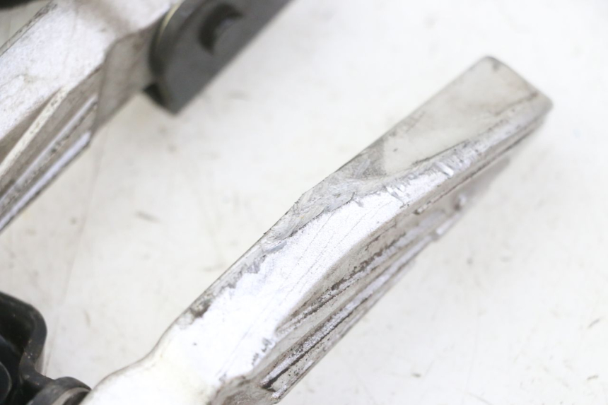 photo de PAAR FUßRASTENHALTER HINTEN PEUGEOT TWEET 4T 50 (2018 - 2022) - Alternative Perspektive