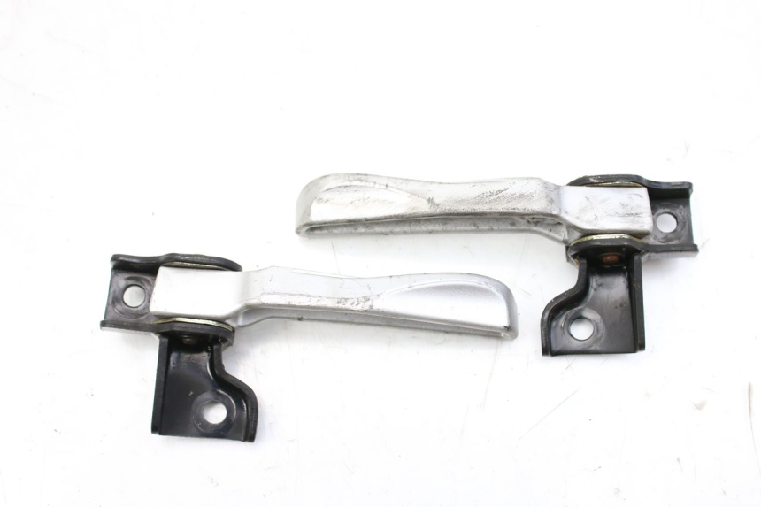 photo de PAAR FUßRASTENHALTER HINTEN PEUGEOT TWEET 125 (2010 - 2017) - Detailansicht des Bauteils