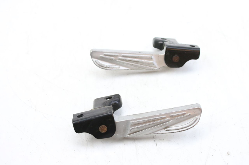 photo de PAAR FUßRASTENHALTER HINTEN PEUGEOT TWEET 125 (2010 - 2017) - Alternative Perspektive