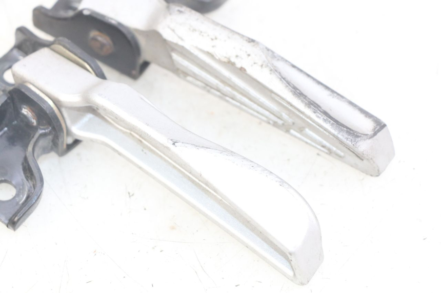 photo de PAAR FUßRASTENHALTER HINTEN PEUGEOT TWEET 125 (2018 - 2021) - Technische Nahaufnahme