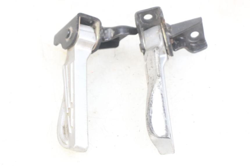 photo de PAAR FUßRASTENHALTER HINTEN PEUGEOT TWEET 125 (2018 - 2021) - Details der Befestigungspunkte