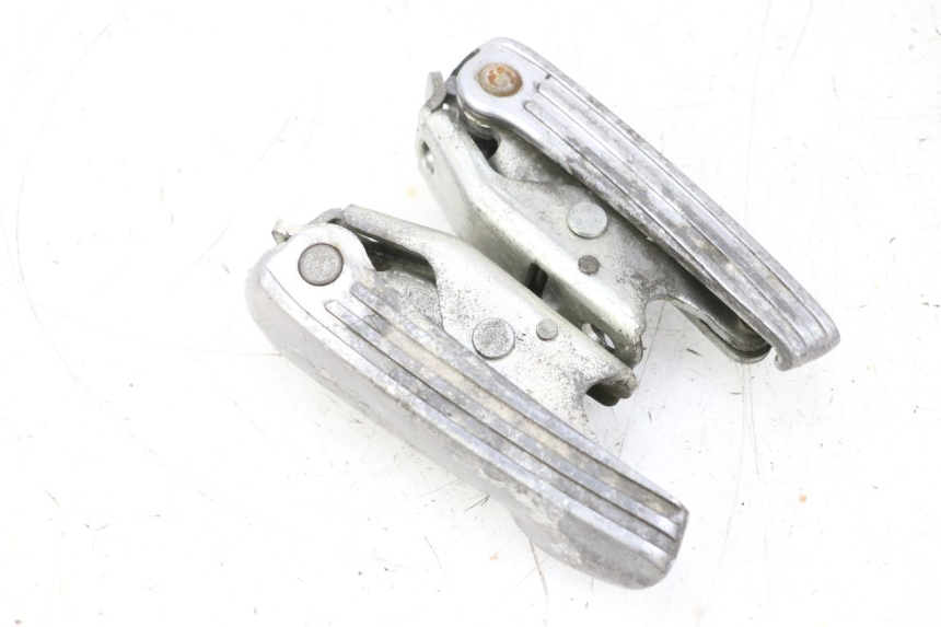 photo de FUSSRASTEN HINTEN PIAGGIO VESPA GTS SUPER IE 125 (2009 - 2016) - Zoom auf Gebrauchszustand