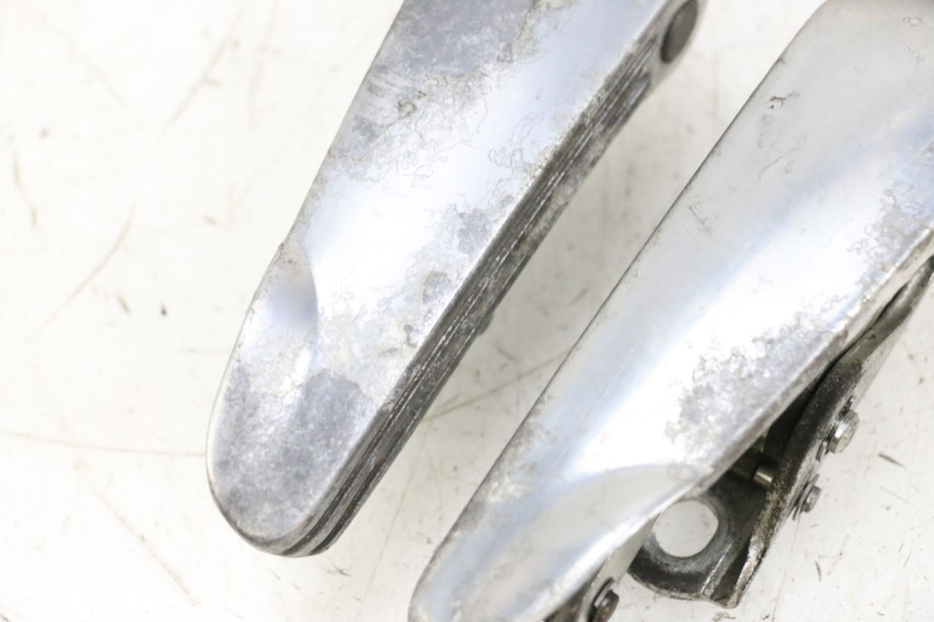 photo de FUSSRASTEN HINTEN PIAGGIO VESPA GTS SUPER IE 125 (2009 - 2016) - Oberflächenzustand und Material