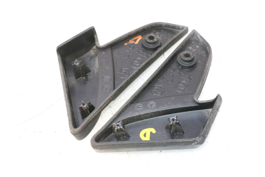 photo de PAAR FUßRASTENHALTER HINTEN PIAGGIO VESPA S 2T 50 (2007 - 2014) - Details der Befestigungspunkte