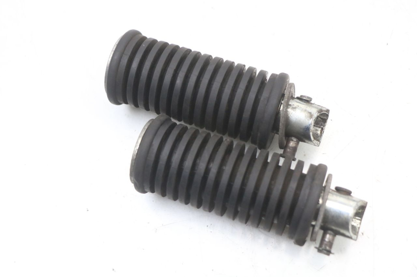 photo de HINTEN FUßRASTENPAAR SUZUKI VL INTRUDER 125 (2004 - 2007) - Alternative Perspektive