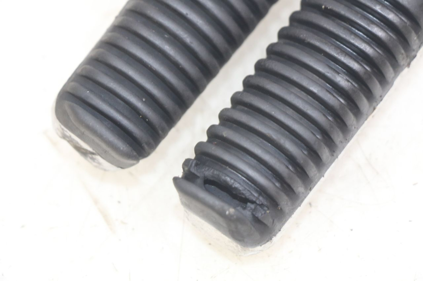 photo de PAAR FUßRASTENHALTER HINTEN YAMAHA X-MAX XMAX 250 (2006 - 2009) - Technische Nahaufnahme