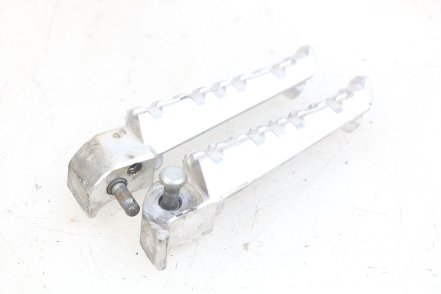 photo de PAAR FUßRASTENHALTER HINTEN YAMAHA X-MAX XMAX 125 (2010 - 2013) - Detailansicht des Bauteils