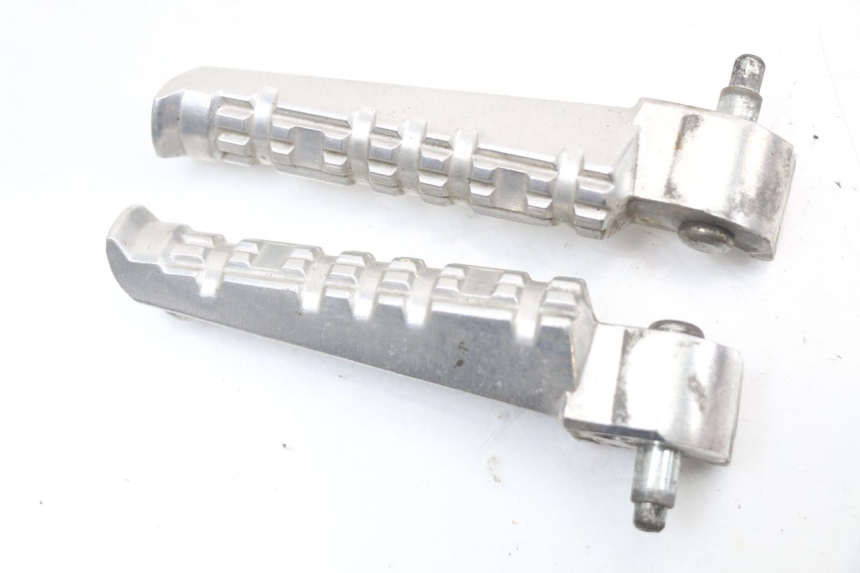 photo de PAAR FUßRASTENHALTER HINTEN YAMAHA X-MAX XMAX 125 (2010 - 2013) - Zoom auf Gebrauchszustand