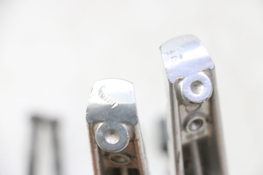 photo de PAAR FUßRASTENHALTER HINTEN YAMAHA X-MAX XMAX 125 (2010 - 2013) - Detailansicht des Bauteils