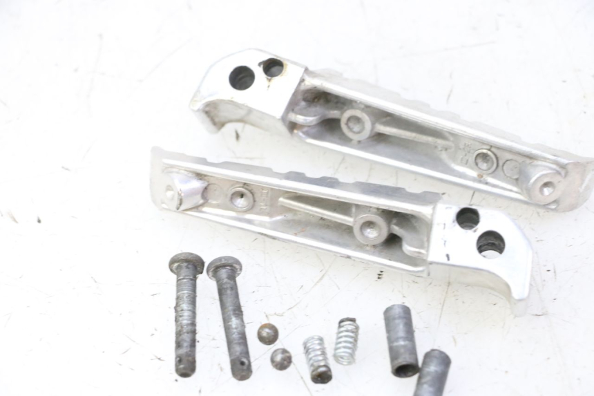 photo de PAAR FUßRASTENHALTER HINTEN YAMAHA X-MAX XMAX 125 (2010 - 2013) - Alternative Perspektive