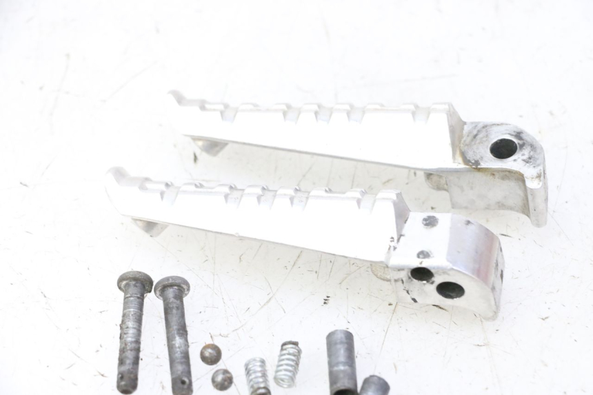 photo de PAAR FUßRASTENHALTER HINTEN YAMAHA X-MAX XMAX 125 (2010 - 2013) - Technische Nahaufnahme