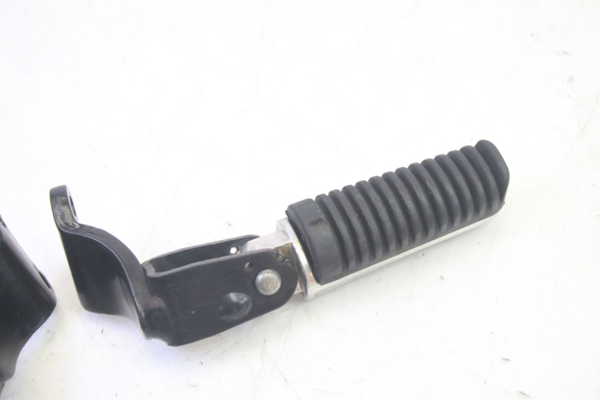 photo de PAAR FUßRASTENHALTER HINTEN YAMAHA XMAX X-MAX 125 (2006 - 2009) - Alternative Perspektive