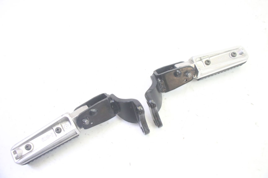 photo de PAAR FUßRASTENHALTER HINTEN YAMAHA XMAX X-MAX 125 (2006 - 2009) - Kennzeichnungen und Originalreferenzen