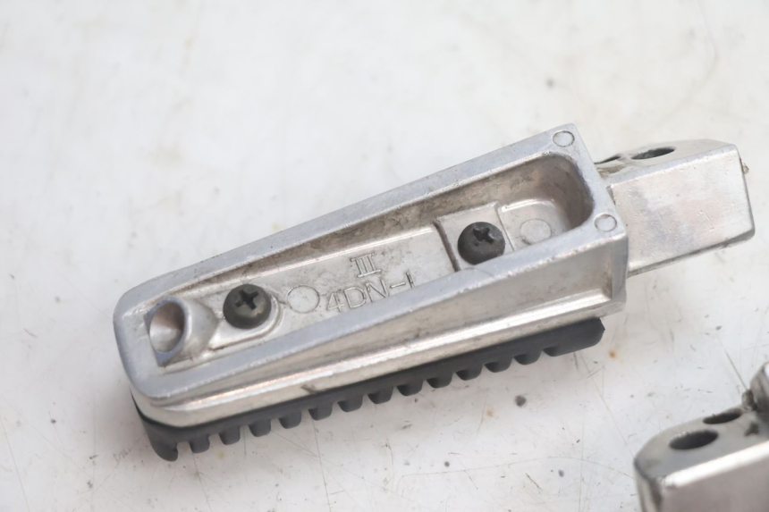 photo de PAAR FUßRASTENHALTER HINTEN YAMAHA XMAX X-MAX 125 (2006 - 2009) - Oberflächenzustand und Material