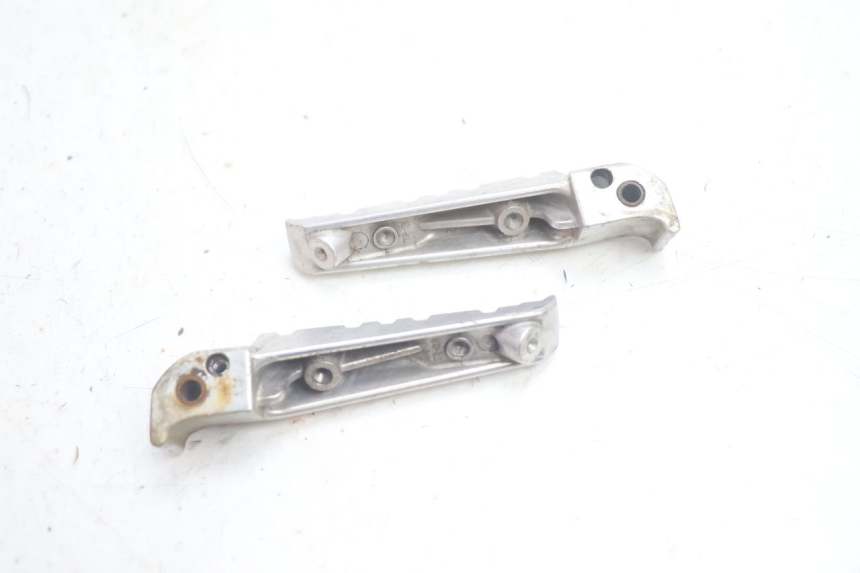 photo de PAAR FUßRASTENHALTER HINTEN YAMAHA X-MAX XMAX 125 (2010 - 2013) - Technische Nahaufnahme