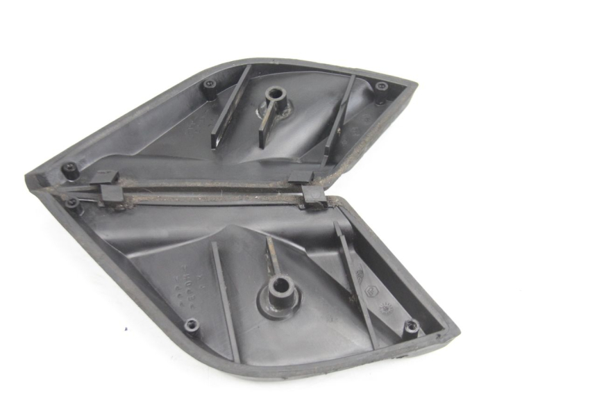 photo de PAAR FUßRASTENHALTER HINTEN PIAGGIO X9 EVOLUTION 125 (2003 - 2007) - Technische Nahaufnahme