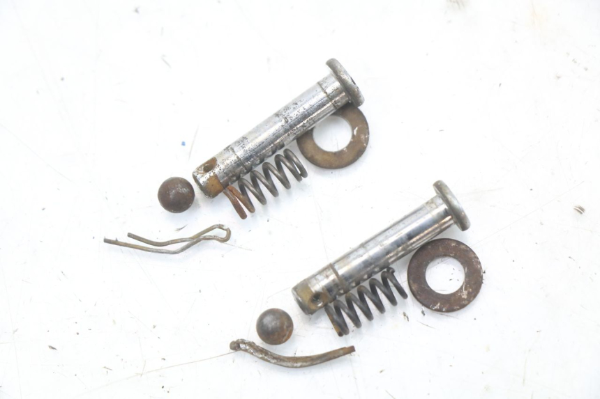 photo de FUSSRASTEN HINTEN KYMCO XCITING 250 (2006 - 2009) - Zoom auf Gebrauchszustand