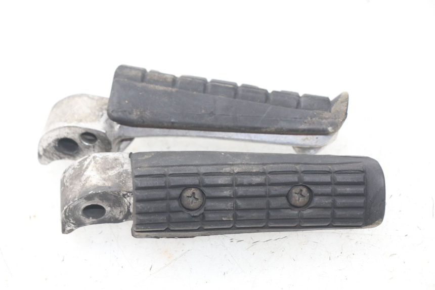 photo de FUSSRASTEN HINTEN YAMAHA XJ600 XJ DIVERSION 600 (1992 - 1997) - Technische Nahaufnahme