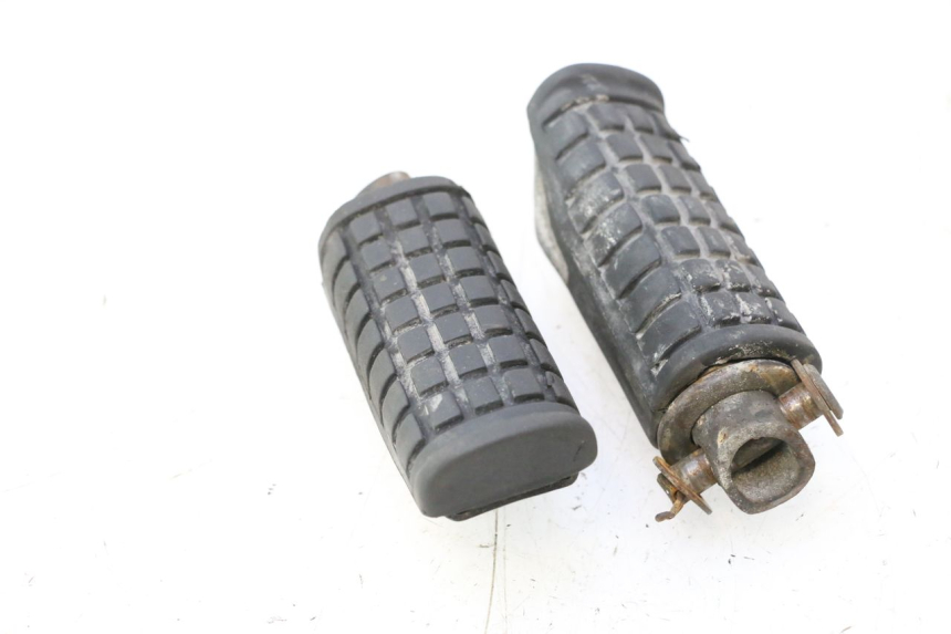 photo de FUSSRASTEN HINTEN HONDA XRV AFRICA TWIN 750 (1990 - 1992) - Oberflächenzustand und Material