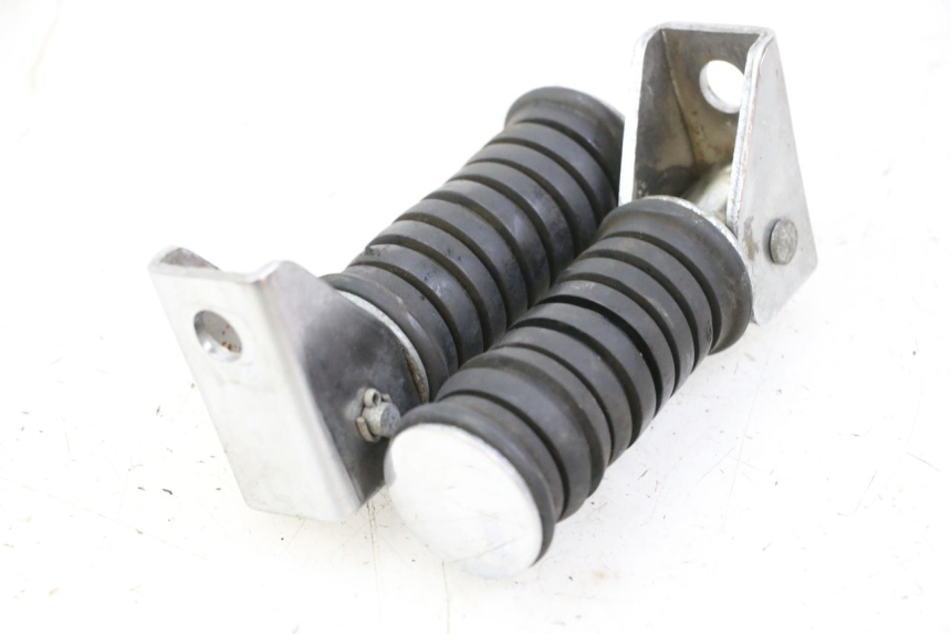 photo de FUSSRASTEN HINTEN YAMAHA XV VIRAGO 535 (1988 - 2004) - Detailansicht des Bauteils