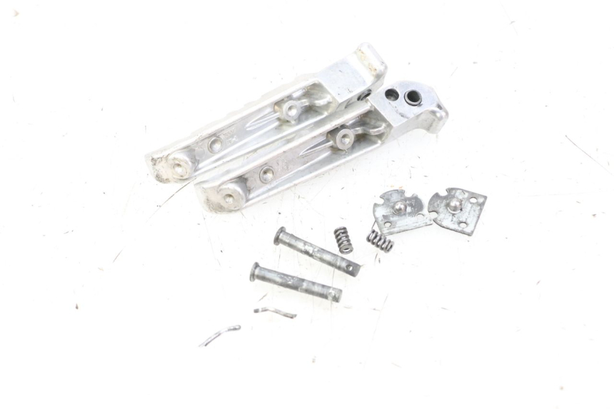 photo de FUSSRASTEN HINTEN YAMAHA YP T-MAX TMAX 530 (2017 - 2020) - Zoom auf Gebrauchszustand