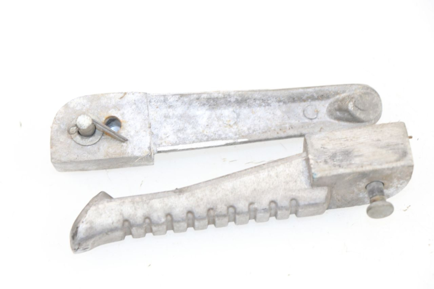 photo de FUSSRASTEN HINTEN YIYING YY T POWER MAX 125 (2006 - 2016) - Alternative Perspektive